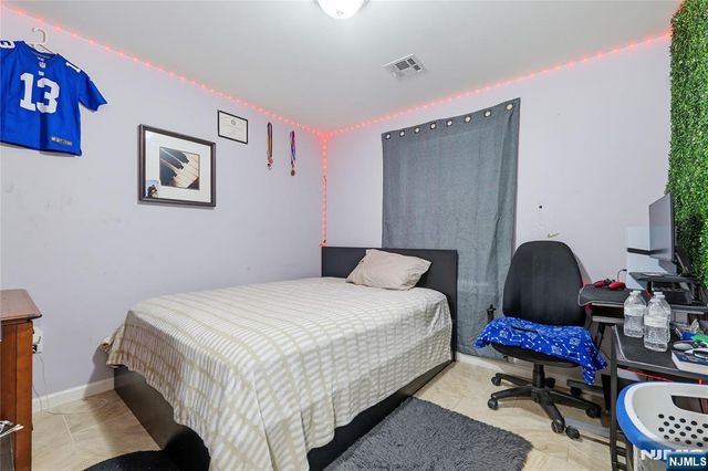 574 S 11th Street, Newark, NJ 07103