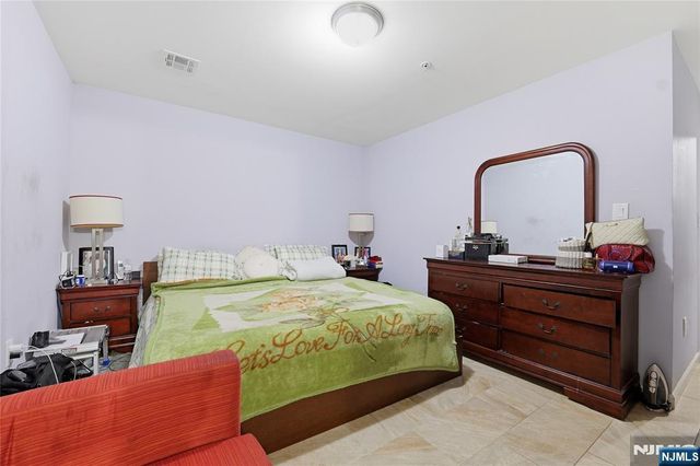 574 S 11th Street, Newark, NJ 07103