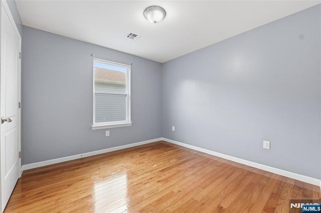574 S 11th Street, Newark, NJ 07103