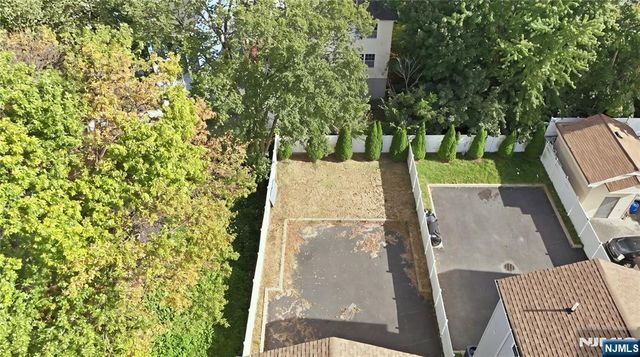 574 S 11th Street, Newark, NJ 07103