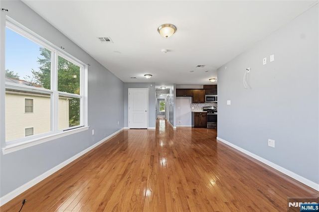 574 S 11th Street, Newark, NJ 07103