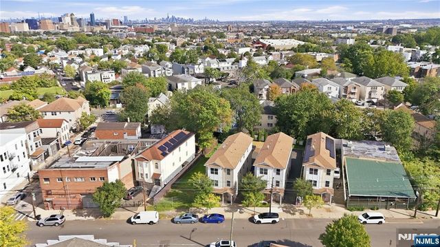 574 S 11th Street, Newark, NJ 07103