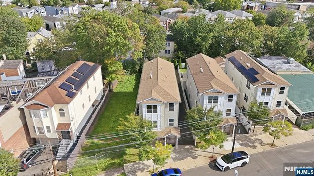574 S 11th Street, Newark, NJ 07103