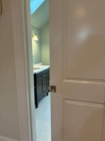 21-A Linden Ave 21-A, Somerville, MA 02143