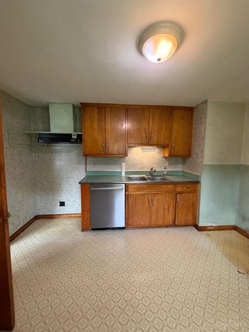 300 Maple Avenue, Carlisle, OH 45005