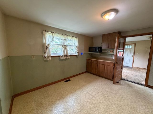 300 Maple Avenue, Carlisle, OH 45005