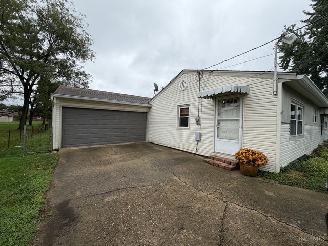 300 Maple Avenue, Carlisle, OH 45005