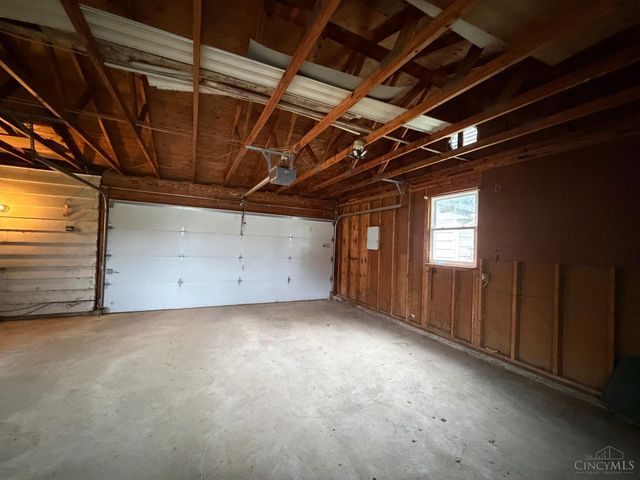 300 Maple Avenue, Carlisle, OH 45005