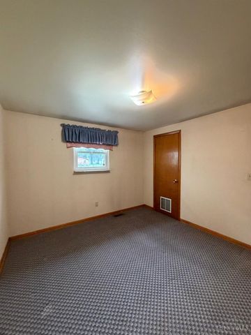 300 Maple Avenue, Carlisle, OH 45005