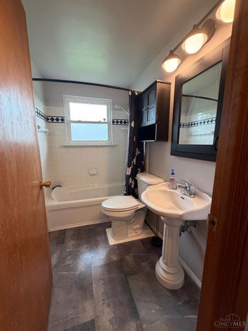 300 Maple Avenue, Carlisle, OH 45005