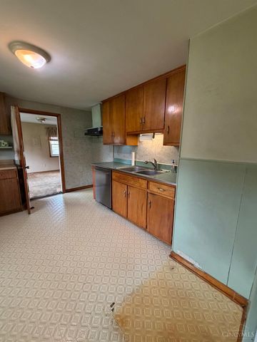 300 Maple Avenue, Carlisle, OH 45005