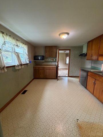 300 Maple Avenue, Carlisle, OH 45005