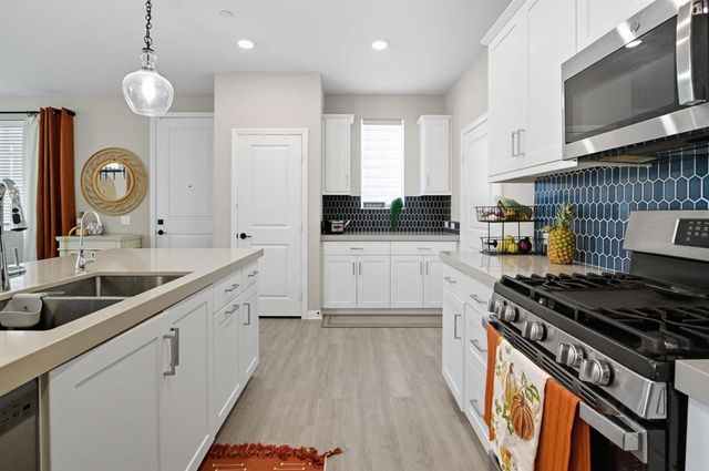 2002 Bluestone Circle, Chula Vista, CA 91913