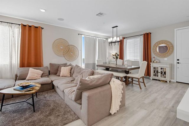 2002 Bluestone Circle, Chula Vista, CA 91913