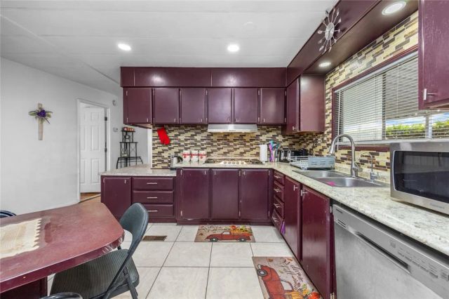 19127 Pioneer 9, Artesia, CA 90701