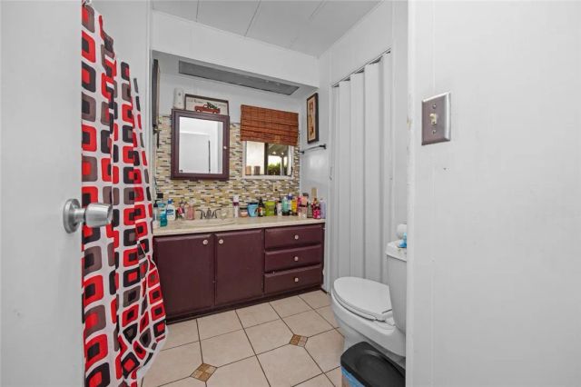 19127 Pioneer 9, Artesia, CA 90701