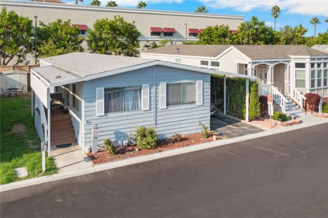 19127 Pioneer 9, Artesia, CA 90701