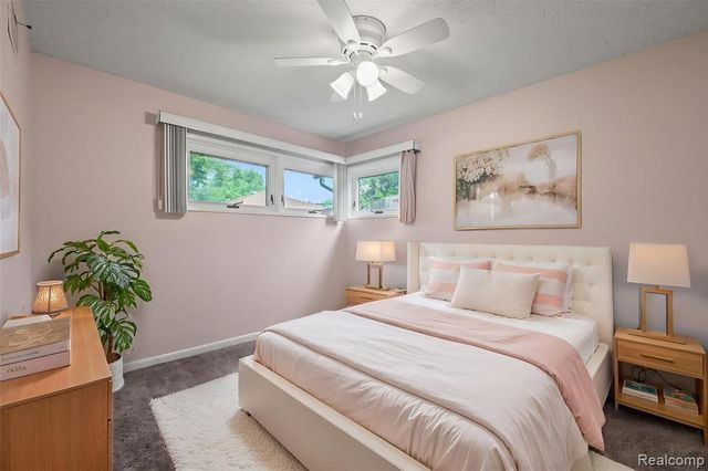 519 Essex Street, Clawson, MI 48017