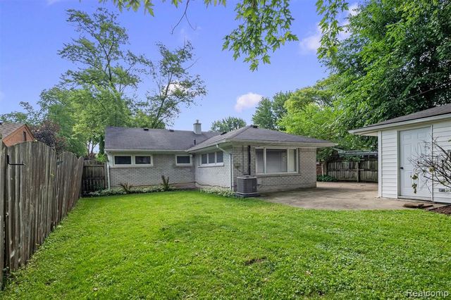 519 Essex Street, Clawson, MI 48017