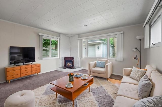 519 Essex Street, Clawson, MI 48017