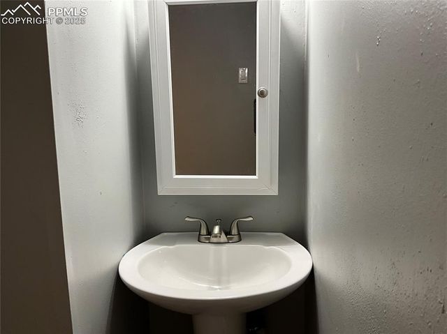 72 Hanson Lane, Pueblo, CO 81001