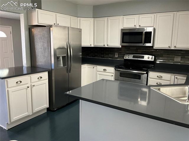 72 Hanson Lane, Pueblo, CO 81001