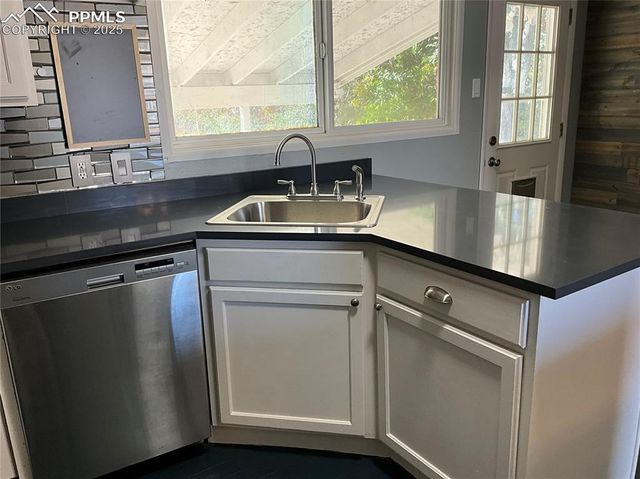 72 Hanson Lane, Pueblo, CO 81001