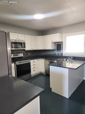 72 Hanson Lane, Pueblo, CO 81001