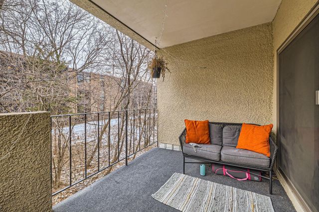 6710 Vernon Avenue S 307, Edina, MN 55436