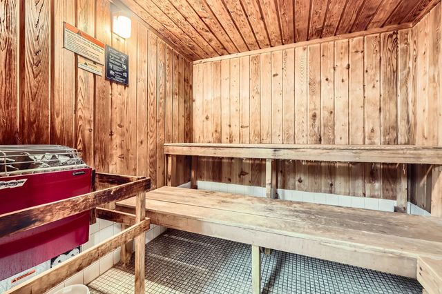 6710 Vernon Avenue S 307, Edina, MN 55436