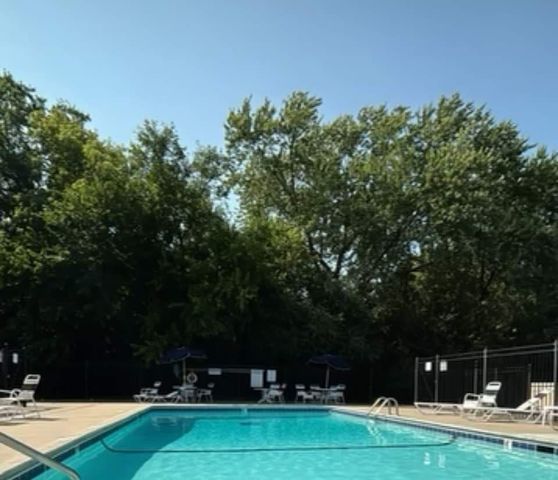 6710 Vernon Avenue S 307, Edina, MN 55436