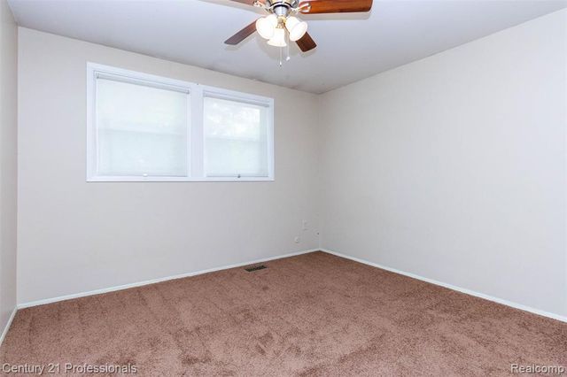 1634 Brentwood Drive, Troy, MI 48098