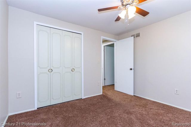 1634 Brentwood Drive, Troy, MI 48098