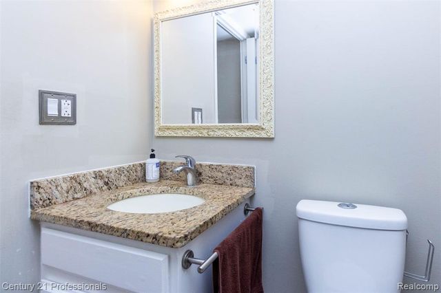 1634 Brentwood Drive, Troy, MI 48098