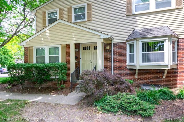 1634 Brentwood Drive, Troy, MI 48098