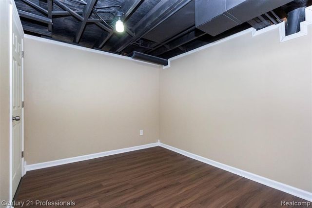 1634 Brentwood Drive, Troy, MI 48098