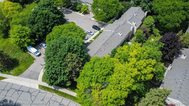 1634 Brentwood Drive, Troy, MI 48098