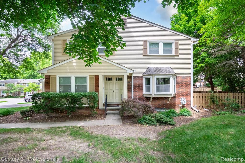 1634 Brentwood Drive, Troy, MI 48098