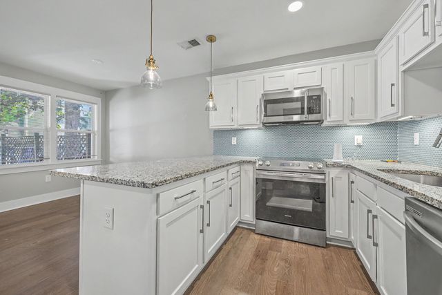 5026 Village Alley, North Charleston, SC 29405