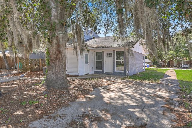 5026 Village Alley, North Charleston, SC 29405
