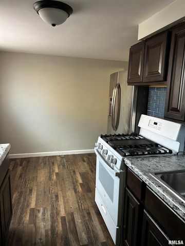 2611 W Wardcliffe Dr Apt B, Peoria, IL 61604