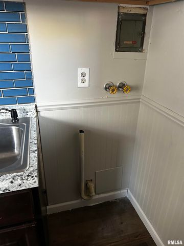 2611 W Wardcliffe Dr Apt B, Peoria, IL 61604