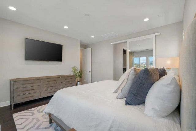 1832 Aliso Canyon Dr, Lake Forest, CA 92610