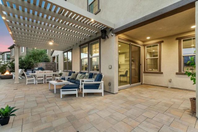 1832 Aliso Canyon Dr, Lake Forest, CA 92610
