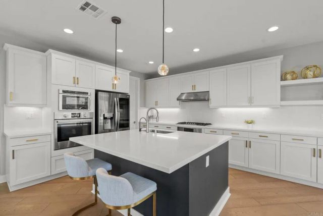 1832 Aliso Canyon Dr, Lake Forest, CA 92610