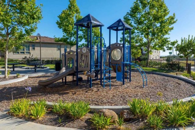 1832 Aliso Canyon Dr, Lake Forest, CA 92610