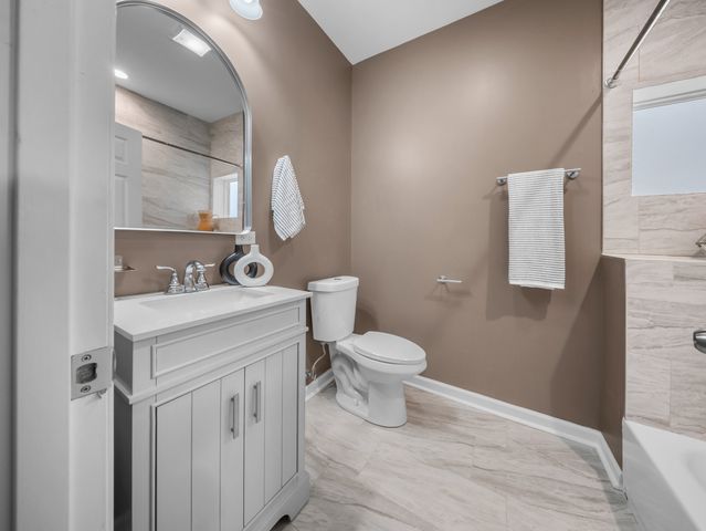 1232 S 51st Avenue, Cicero, IL 60804