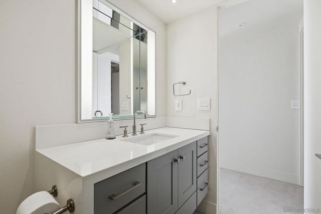 2500 Torrey Pines Rd 403, La Jolla, CA 92037