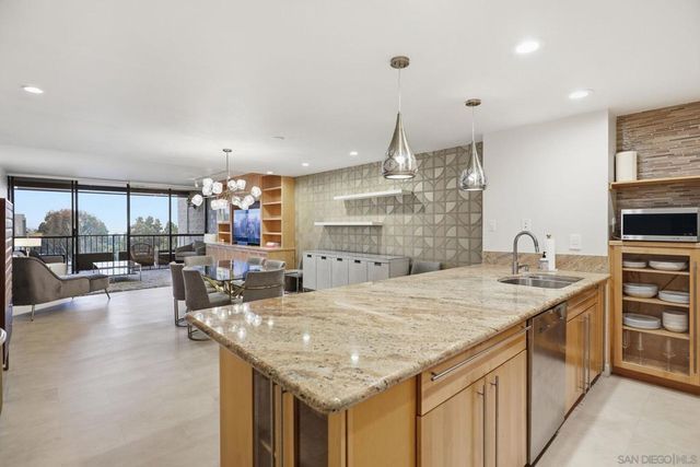 2500 Torrey Pines Rd 403, La Jolla, CA 92037