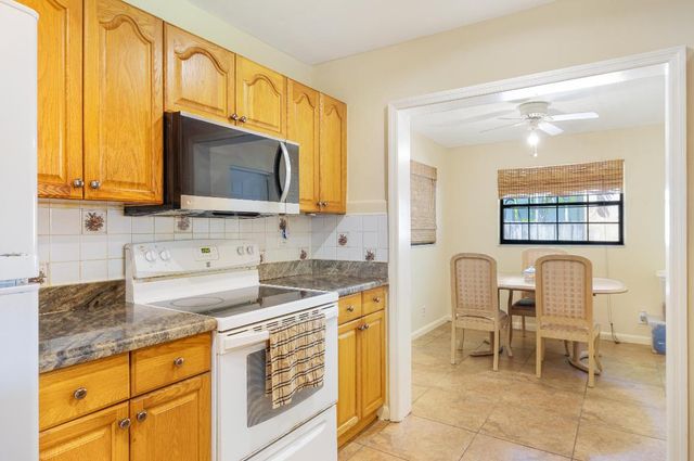 713 NE 35th Street, Oakland Park, FL 33334